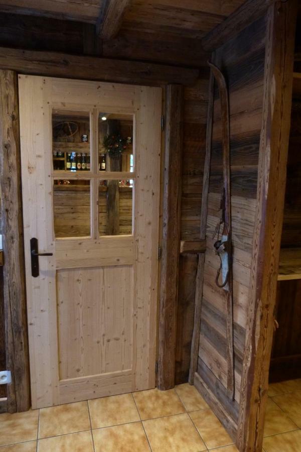 Le Refuge Du Lachat 크레볼랑 외부 사진